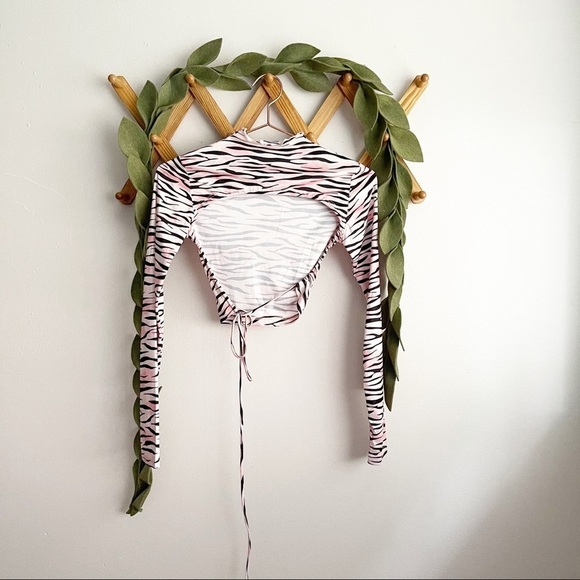 Princess Polly Animal Print Open Back Crop Top - Picture 6 of 8